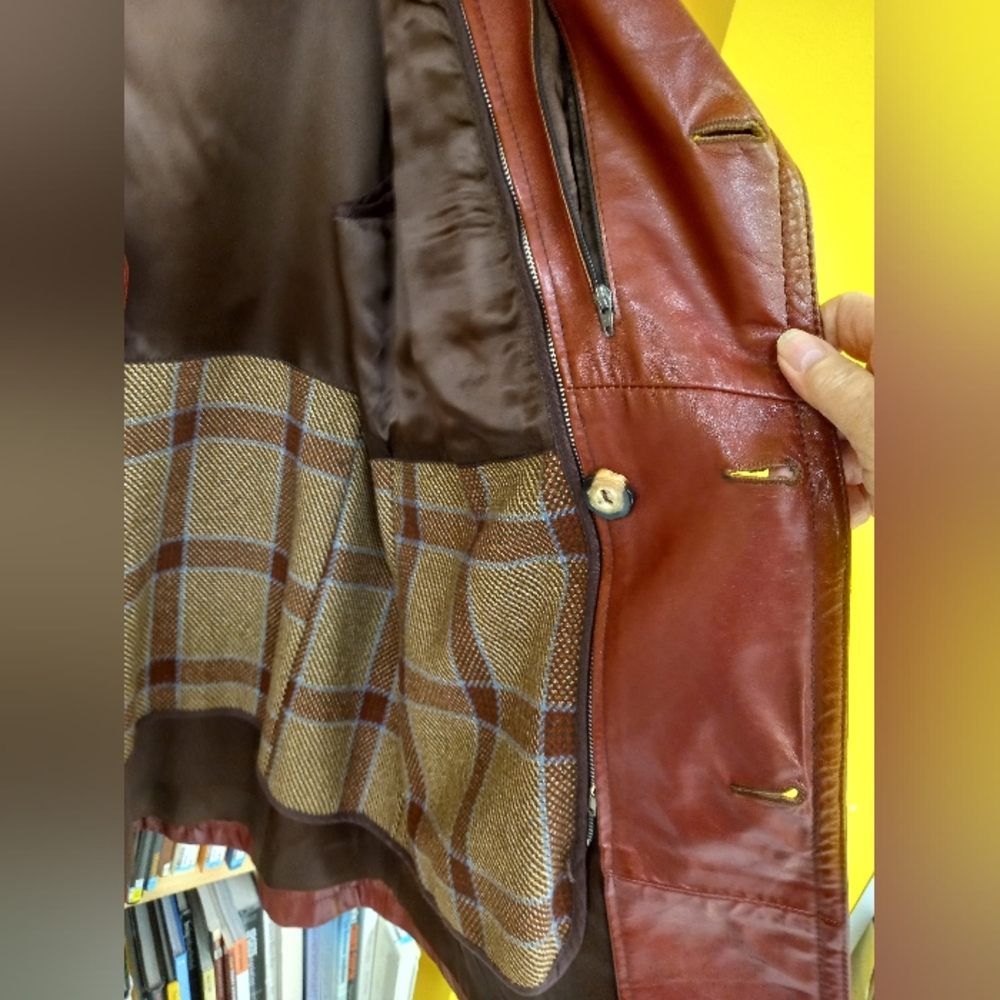 Vintage 1970's Lined Leather Coat - Picture 9 of 11